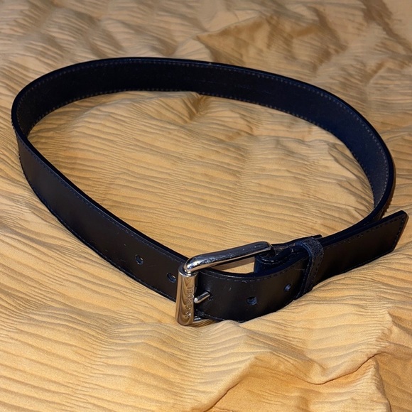 Micheal Kors Black Leather Belt - Picture 8 of 11